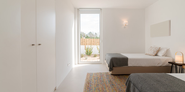 Comprar / Vender Casas Unifamiliares y Chalets en Reus · con Mobiliario y Carpintería a Medida