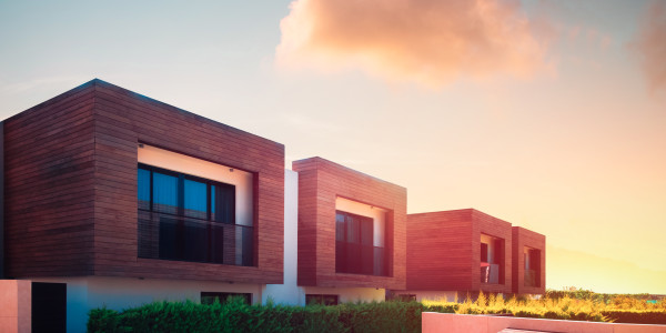 Comprar / Vender Casas Unifamiliares y Chalets en Reus · con Garaje / Parking